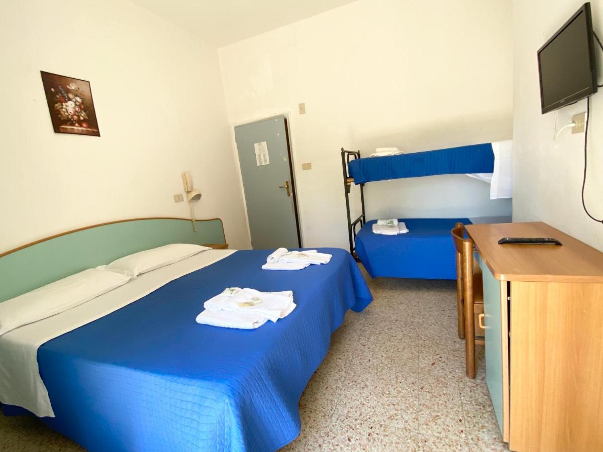 Hotel Luna Rossa Rimini Zewnętrze zdjęcie